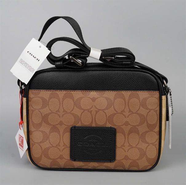 Túi Coach đeo chéo chữ nâu sz24 +