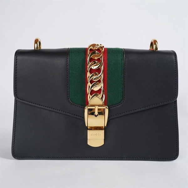 Túi GG Sylvie đen 2strap (421882-493075) sz26 KG+