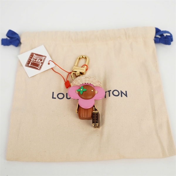 Charm LV hoa hồng có mũ (HC) +