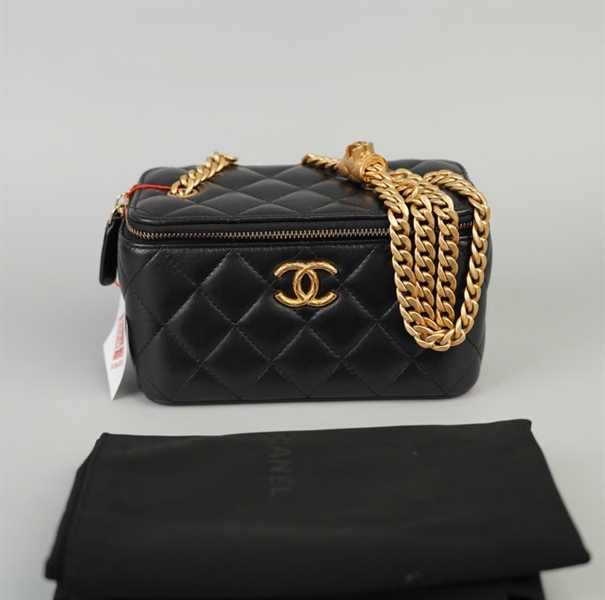 Túi Chanel Vanity đen (T6LKNK65) sz17 (BMC) +