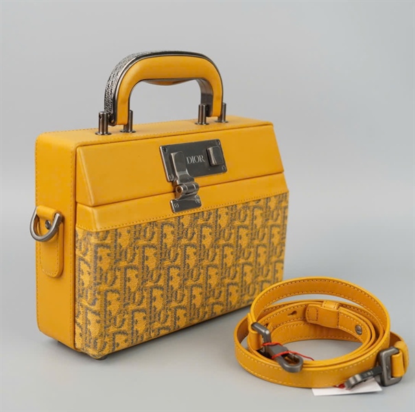 Túi Dior trunk (07-BO-1201) vàng sz21 KG+