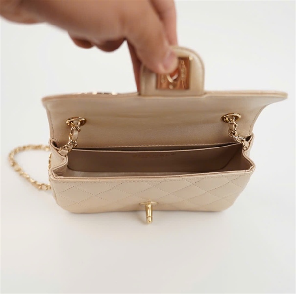 Túi Chanel Pre- Owned (23542172) màu be tai thỏ sz16 +