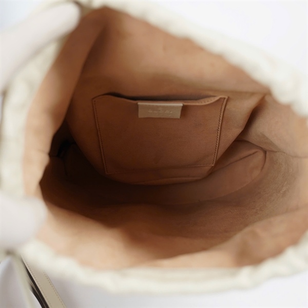 Túi GG Bucket trắng (002118-000926) sz22 KG+