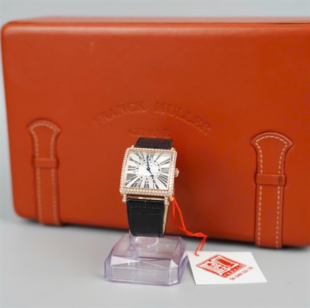Đồng hồ Franck Muller mặt vuông quai đen (No40) KG+