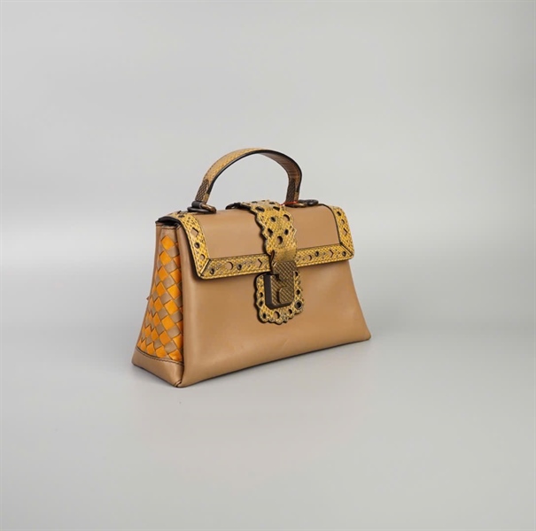 Túi xách Bottega da rắn nâu vàng +