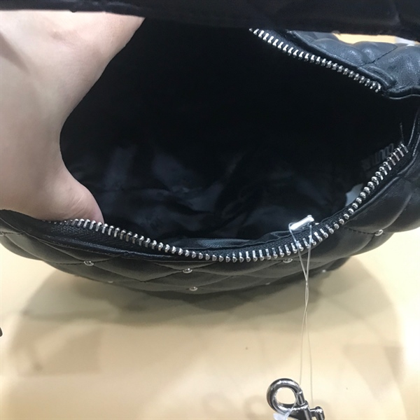 Túi Versace Đen Có Đinh KG+