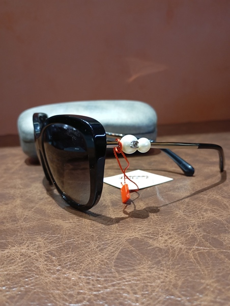 Kính Chanel đen mắt lớn KG+