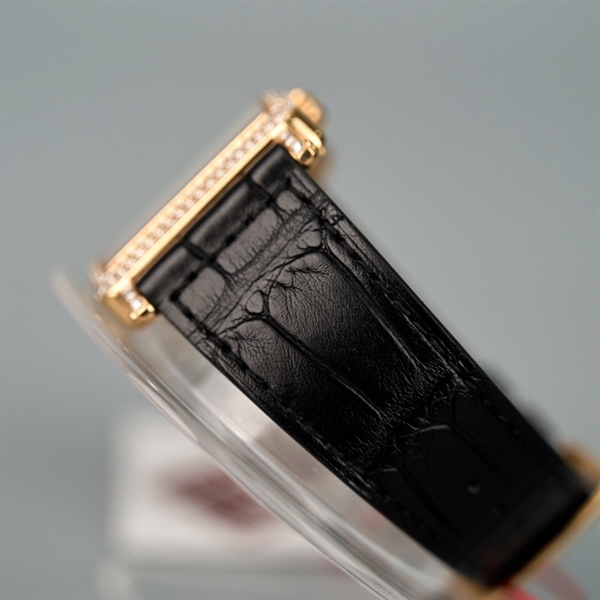 Đồng hồ Franck Muller mặt vuông viền vàng quai đen (No515) sz32 (HC)+