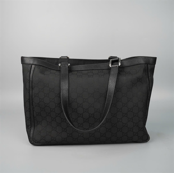 Túi GG Tote đen có túi hộp (268639491403) sz32 KG +
