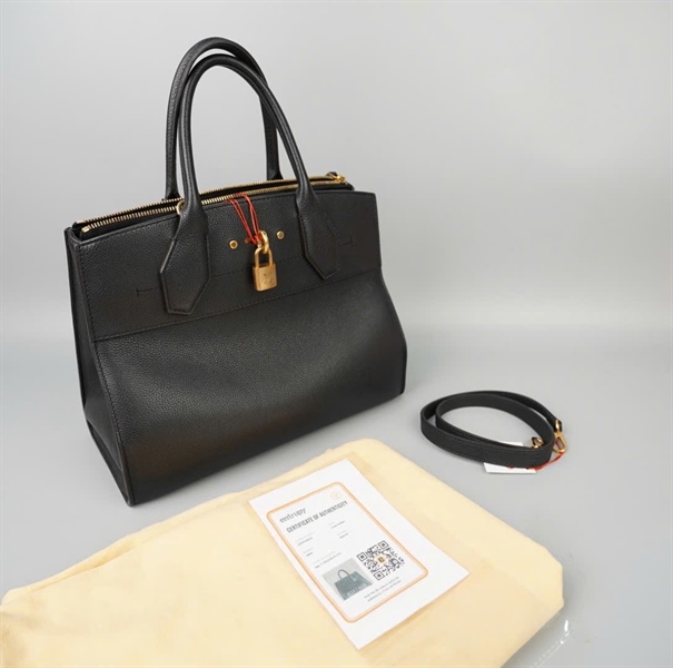 Túi LV màu đen (NZ0147) kèm ổ khóa + 1 chìa sz31 KG+