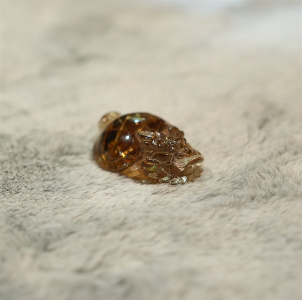 Cụ Long Quy thạch anh tóc vàng 594495 KG+