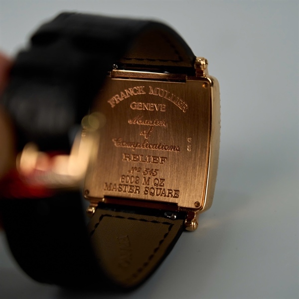 Đồng hồ Franck Muller mặt vuông viền vàng quai đen (No515) sz32 (HC)+