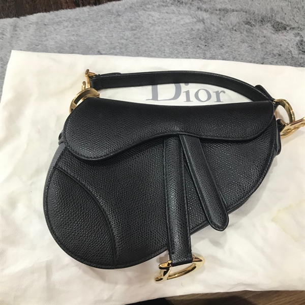 Túi dior yên ngựa đen móc vàng KG+