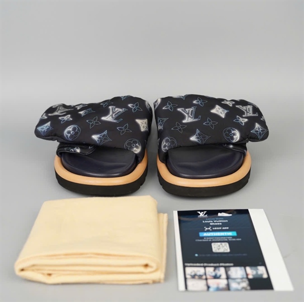 Dép LV xanh hoa trắng sz38 KG+