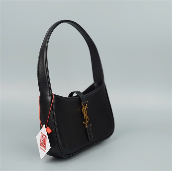 Túi YSL kẹp nách màu đen sz18 (BQ) KG+