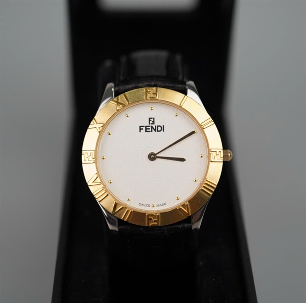 Đồng hồ Fendi mặt tròn quai cá sấu màu đen KG+