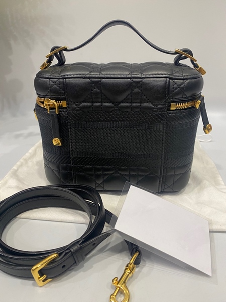 Vanity dior KG+