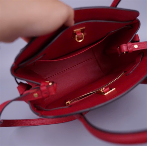 Túi LV Milia đỏ kèm ổ + chìa sz24 KG+