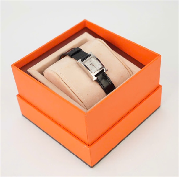 Đồng Hồ Hermes mặt vuông quai da nâu KG+