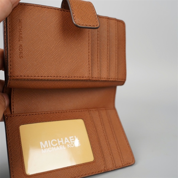Túi MK xám viền nâu kèm ví gấp 2 sz24 KG+