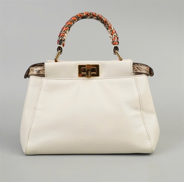 Túi Fendi trắng sz25 KG+