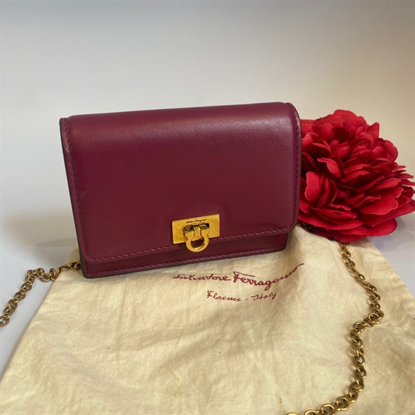 Túi Salvatore Ferragamo