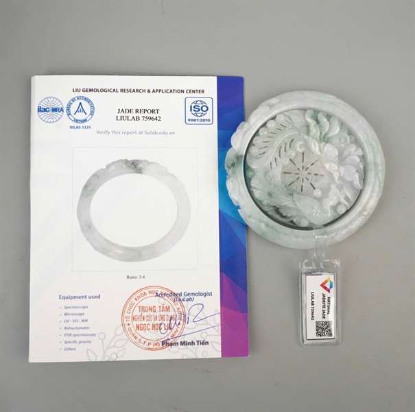 Cặp vòng cẩm thạch 759642 KG+