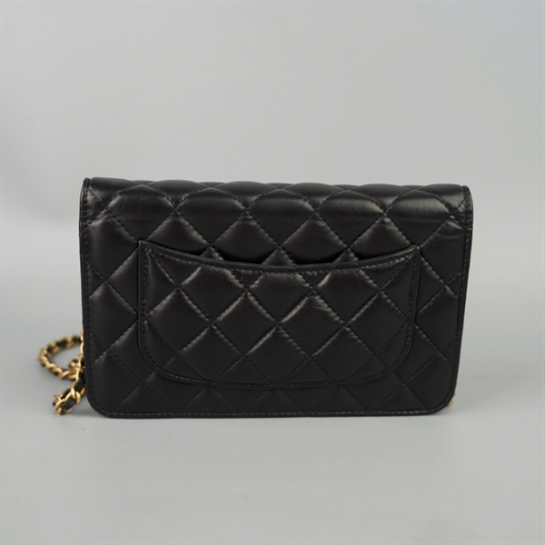 Túi Chanel đen đính charm (25559065) sz19 (BMC) KG+