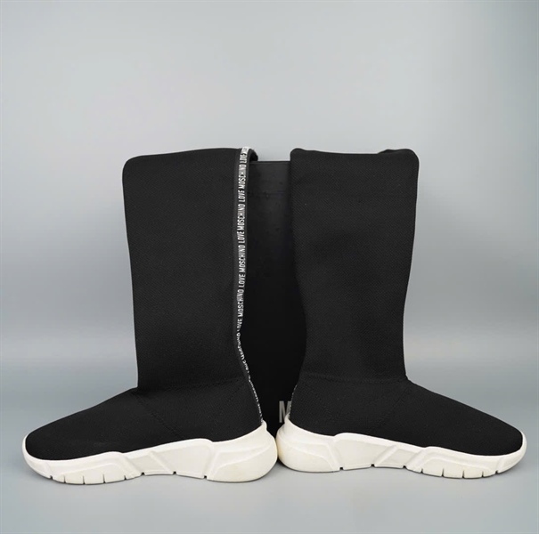 Giày Moschino đen cổ cao KG+