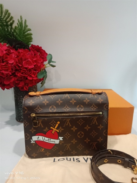 Túi LV Họa Tiết Thêu Đỏ KG+