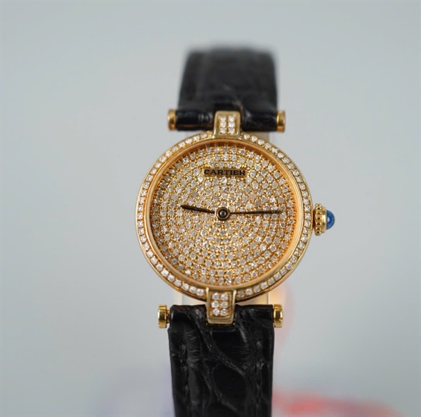 Đồng hồ Cartier dây đen mặt vàng đính đá bộc vàng (580004) (HC) KG+
