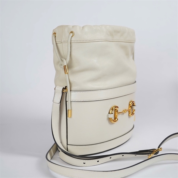 Túi GG Bucket trắng (002118-000926) sz22 KG+