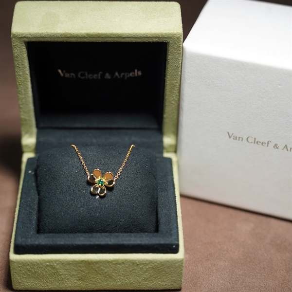 Vòng tay Van Cleef hoa xanh KG+