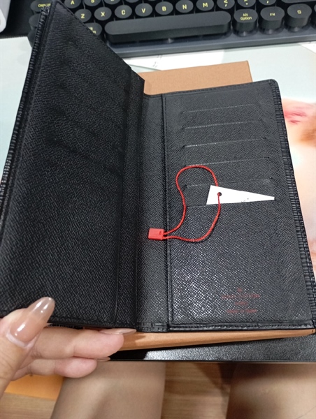 Ví dài gập 2 LV vân đen +