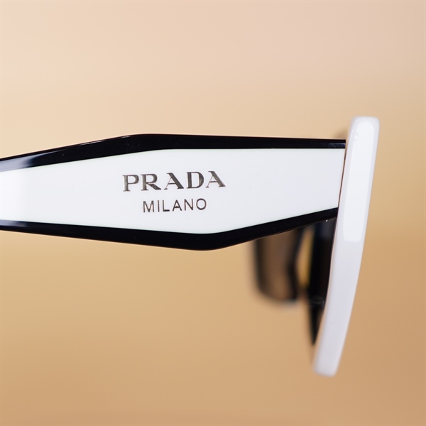 Kính Prada Đen viền trắng KG+
