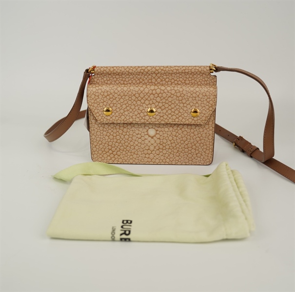 Túi hộp Burberry hoạ tiết 3 nút vàng KG+