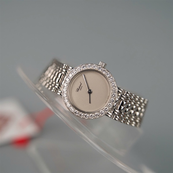 Đồng hồ Chopard mặt tròn quai bạc 565760 (HC) + size22 kim zin