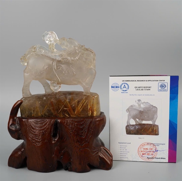 Tác phẩm cụ kỳ lân thạch anh tóc vàng (737699) KG+