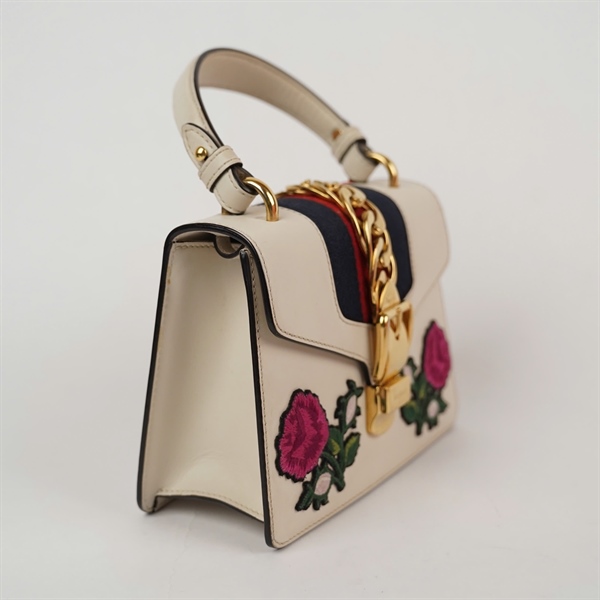 Túi GG Sylvie trắng thêu hoa 2strap sz20 (PN) KG+