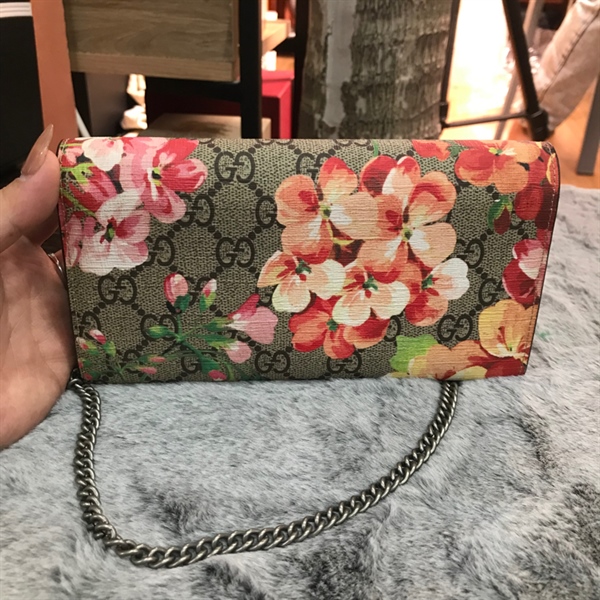 Túi GG nhỏ hoa màu lòng màu nâu đỏ ++