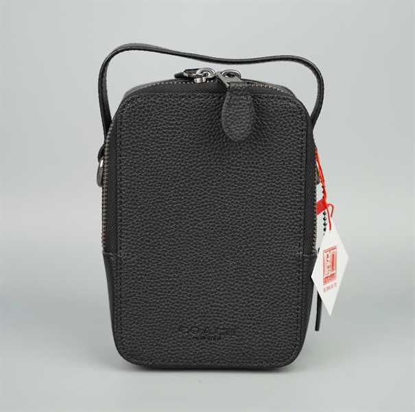 Túi Coach đeo chéo dáng đứng màu đen sz11 +