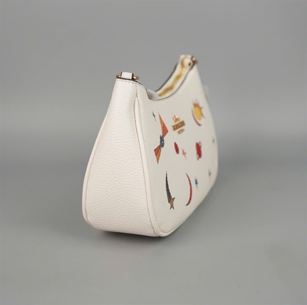 Túi Coach trắng họa tiết sz23 +