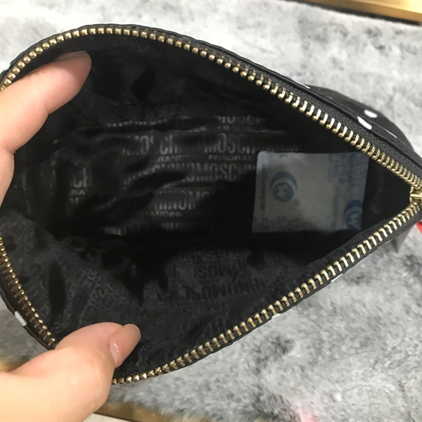 Túi mỹ phẩm Moschino chấm bi KG+