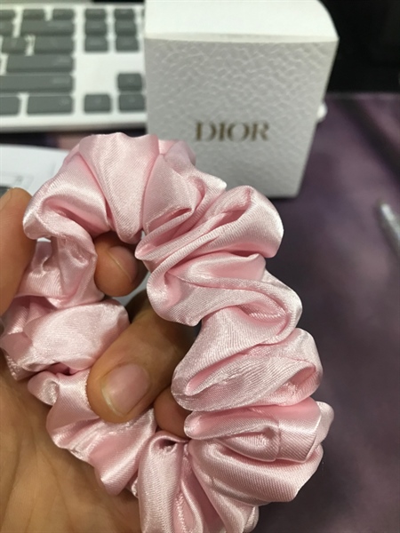 Cột Tóc Dior Màu Hồng KG+