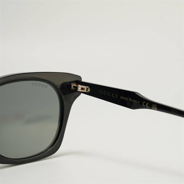 Mắt kính Gucci đen đính đá KG+