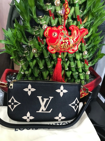 Túi LV Đen Hoa Trắng 25Cm+