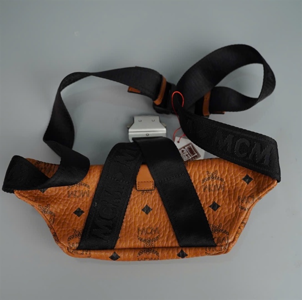 Túi MCM bao tử nâu sz15 (PN) +