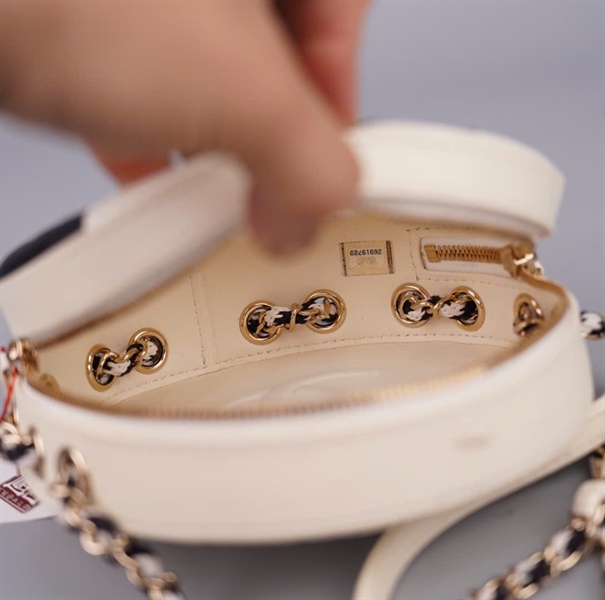Túi Chanel tròn trắng đen (26919729) sz18 KG+