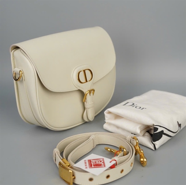 Túi Dior màu trắng sz23 (ALT) KG+
