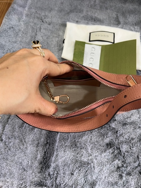 Túi GC hồng hình bán nguyệt+